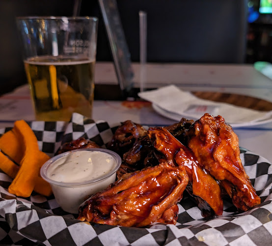 Side Street Pub & Grill - Hospitality and gastronomy