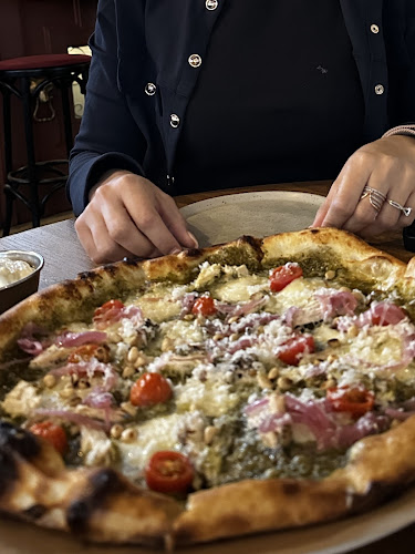 187 Bay St., Toronto, ON M5L 1G5