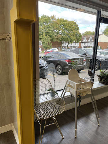 160 Centennial Pkwy N, Hamilton, ON L8E 1H9