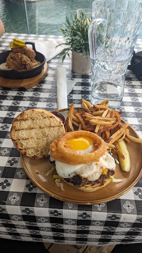 Opinii despre Taris on the Water în Welland - Hospitality and gastronomy