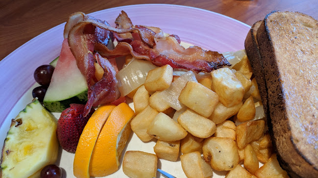 Opinii despre Broadway Bar & Grill în Ottawa - Hospitality and gastronomy