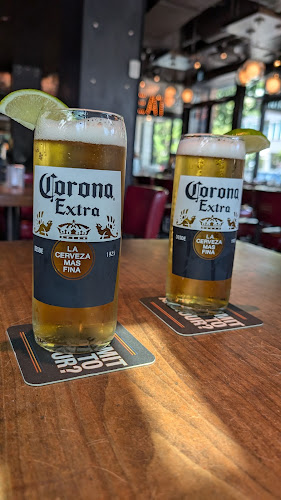 Browns Socialhouse Lower Lonsdale - Hospitality and gastronomy