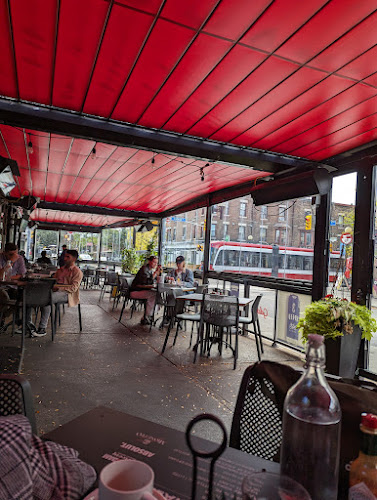 594 College St, Toronto, ON M6G 1B3