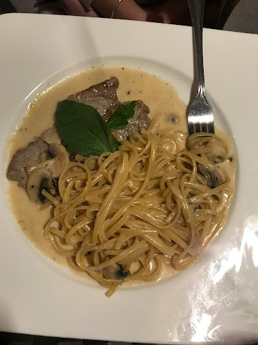 2405 Yonge St A, Toronto, ON M4P 2E7