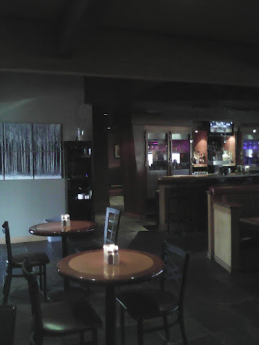 Opinii despre Roustabout's Restaurant & Bar - Fort St. John în Fort St John - Hospitality and gastronomy