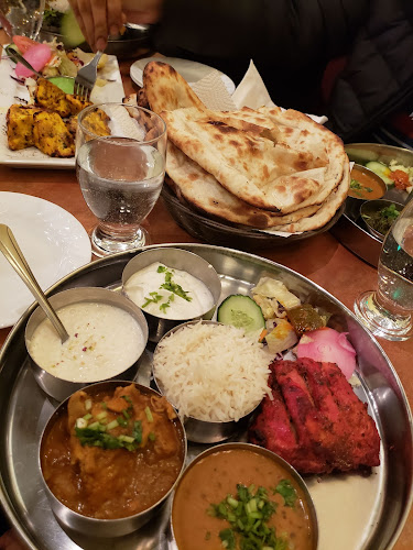 Opinii despre Bombay Bhel Restaurant în Mississauga - Hospitality and gastronomy
