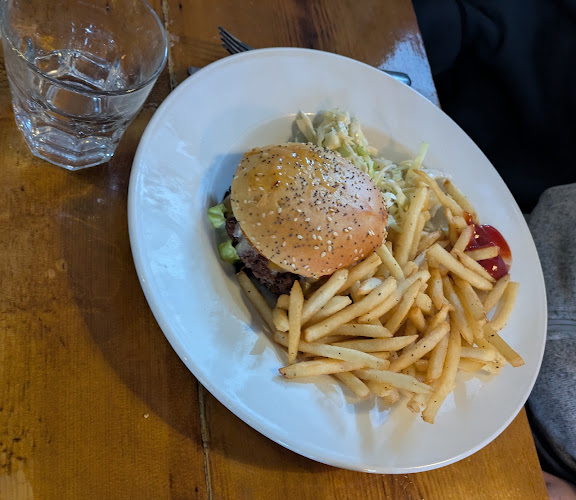 Comentarii opinii despre Evermoore: Island Dining & Brewing