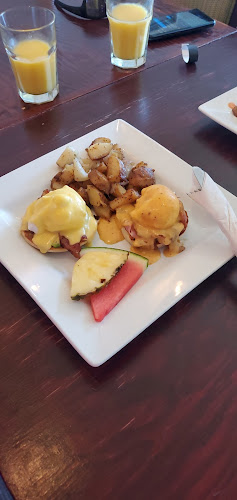 Rhodos Coffee and Bistro - Courtenay