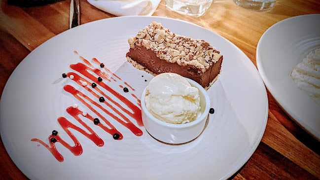 Glo Restaurant + Lounge - Victoria