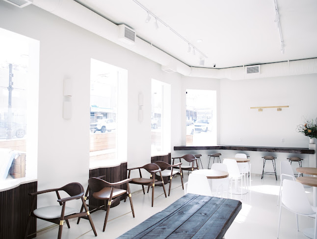 Poolhouse Cafe & Roastery- Formerly Madhatter Coffee Roastery