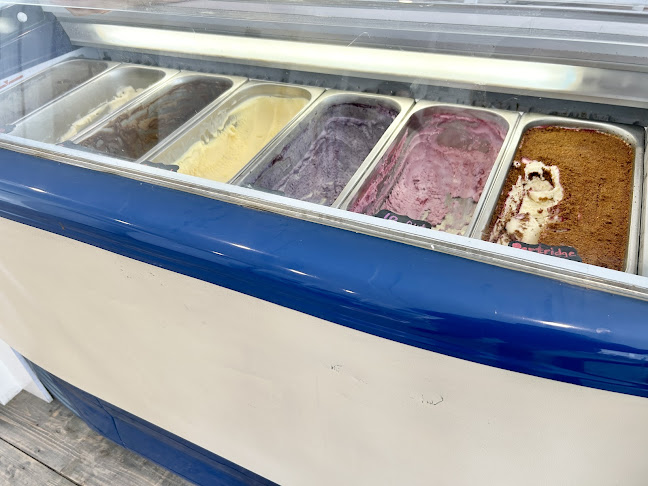 Growlers Ice Cream Shop - Joe Batt's Arm