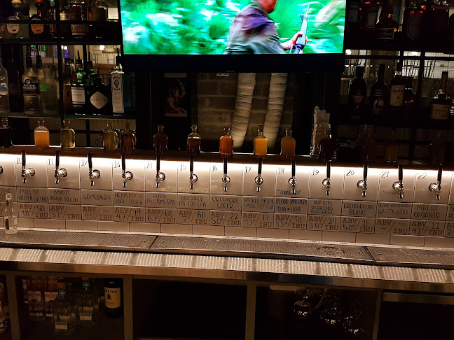 548 King St W, Toronto, ON M5V 1M3