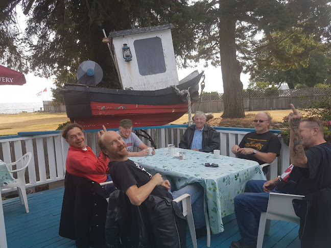 6087 Island Hwy W, Qualicum Beach, BC V9K 2E2