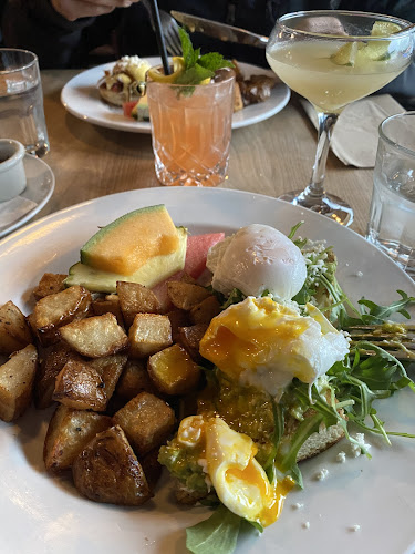 250 6th St, Courtenay, BC V9N 1M1