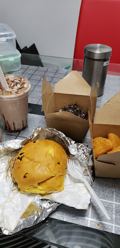 M&CO. Burgers Vaughan