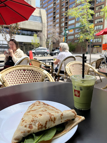 Opinii despre La Boulangerie Bakery Cafe în Calgary - Hospitality and gastronomy