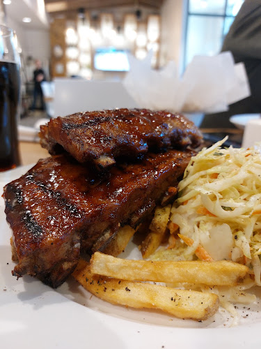 Opinii despre Capital Grill & Bar în Winnipeg - Hospitality and gastronomy