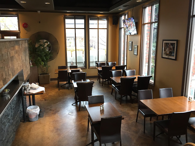 Kettle Valley Public On Main Bar & Grill - Kelowna