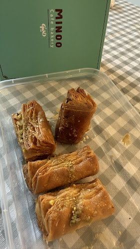 Comentarii opinii despre Minoo Cafe bakery