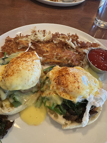 Opinii despre White Spot Pemberton Plaza în North Vancouver - Hospitality and gastronomy