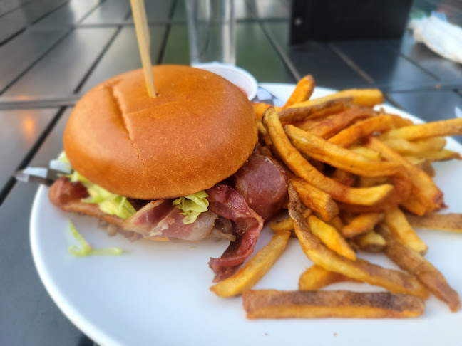 Lakeside Beach Club - Hospitality and gastronomy