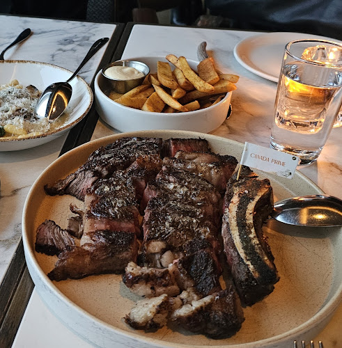 700 2 St SW #4000, Calgary, AB T2P 2W2