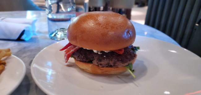 200 8 Ave SW, Calgary, AB T2P 1B5