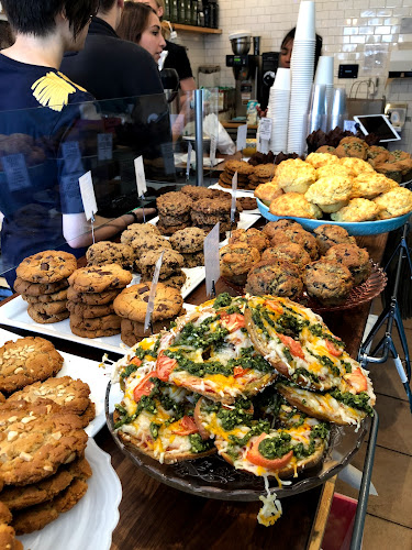 Comentarii opinii despre Almond Butterfly Bakeshop & Cafe