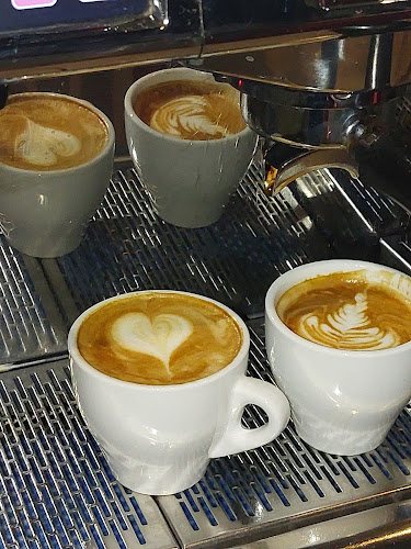 Opinii despre Coffee Cravings în Greater Napanee - Hospitality and gastronomy