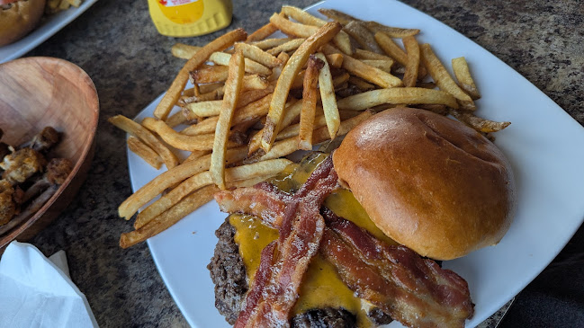 R U Serious Tap & Grill - Guelph