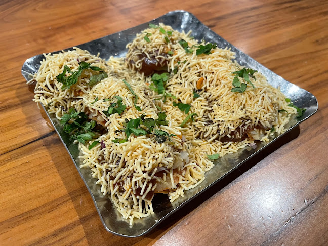 Mumbai local - Hospitality and gastronomy