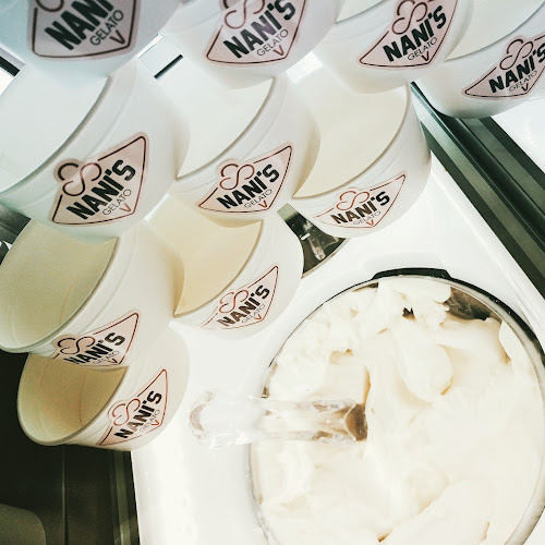 6 Charles St E, Toronto, ON M4Y 1T2