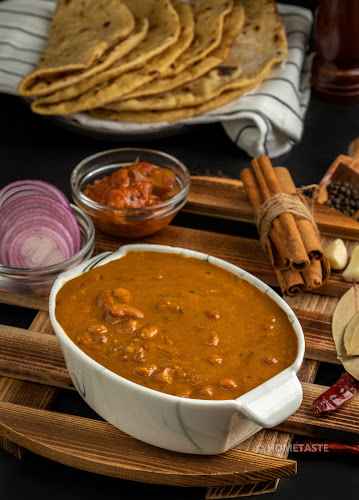 Opinii despre HomeTaste - Indian Cuisine, Indian Restaurant, Indian Food, Takeout Restaurant, Tiffin & Catering Services kitchener în Kitchener - Hospitality and gastronomy