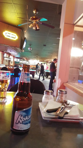 Opinii despre Classics Billiards Bar & Grill în Winnipeg - Hospitality and gastronomy