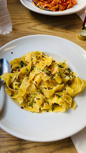 403 5 St S, Lethbridge, AB T1J 2B6