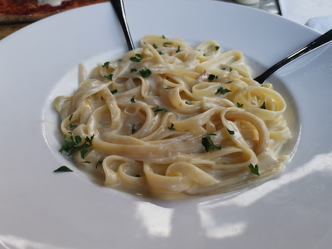 Opinii despre Spicy Olive Bar and Grille în Niagara Falls - Hospitality and gastronomy