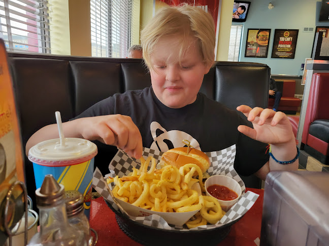 Comentarii opinii despre Fatburger Kelowna