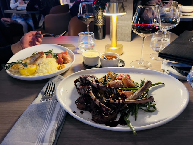 Perla Oyster Bar & Grill - Hospitality and gastronomy