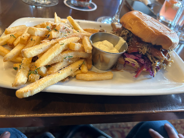 Opinii despre Borealis Grille & Bar (Kitchener) în Kitchener - Hospitality and gastronomy