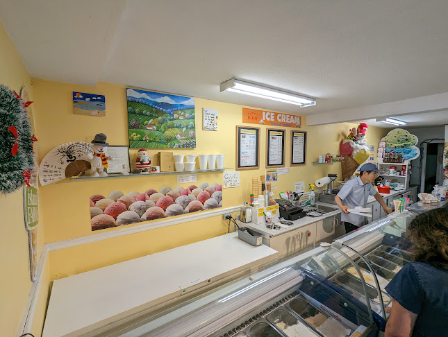 15543 Marine Dr, White Rock, BC V4B 1C9