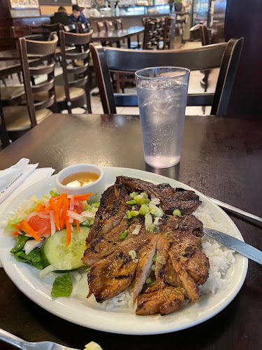 551 Howe St, Vancouver, BC V6C 2C2