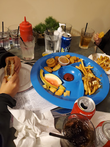 Comentarii opinii despre Riya's Family Dining