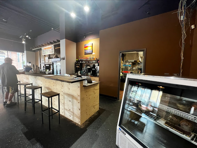 141 Charlotte St, Peterborough, ON K9J 2T6