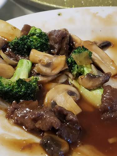 J & J Wonton Noodle House - Hospitality and gastronomy