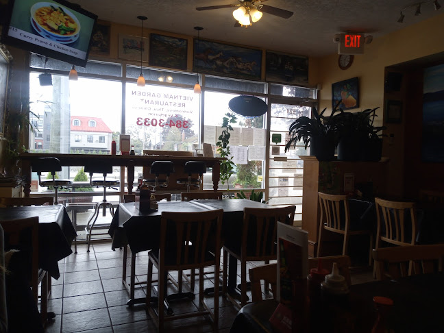 524 Admirals Rd, Victoria, BC V9A 2N5