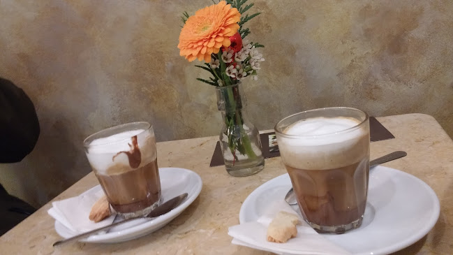 1222 Robson St, Vancouver, BC V6E 1C1