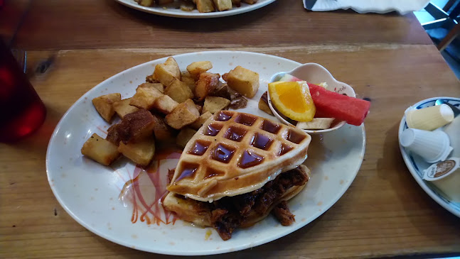 495 Somerset St W, Ottawa, ON K1R 5J7