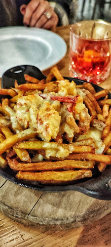 317 10 Ave SW #100, Calgary, AB T2R 0A5