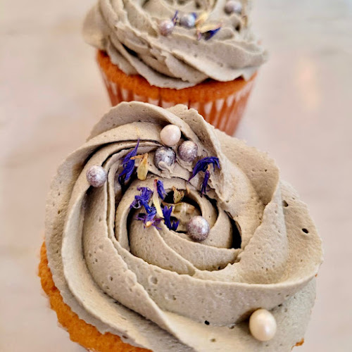 12 Oxley St #101, Toronto, ON M5V 3P7