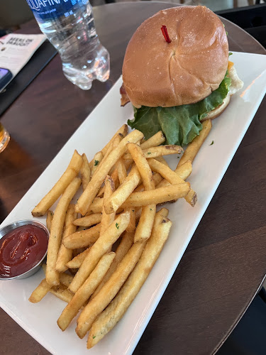 2000 Airport Rd NE E, Calgary, AB T2E 6Z8